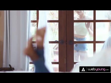 Sexy rubia bruja Jessie Saint Smash con su enamorado después de lanzar un hechizo de amor 