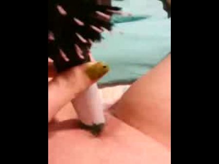 Sexy Bester Freund Spielt Mit Pinsel 