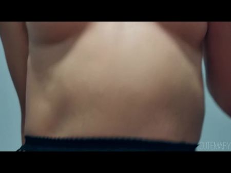 Molilla Y Frotando Coño Húmedo De Adolescente Con Enorme Carga De Semen 
