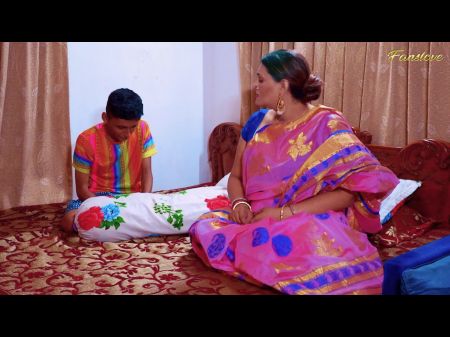 Big Boobs Stepmom atrapó a su hijastro mientras él se estaba masturbando 