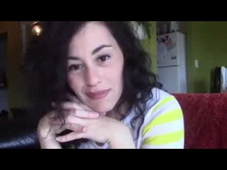 Mamãe fala que você e seus amigos querem me foder 