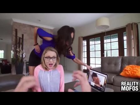 MILF مفلس يعلم Teen Kota Sky كيف يمارس الجنس 