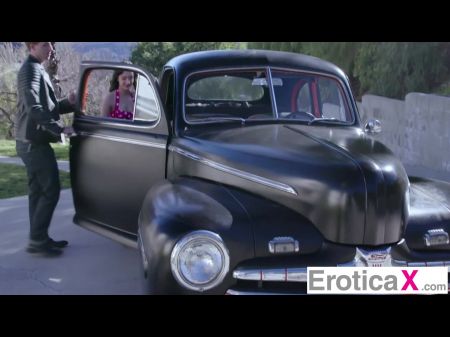 La Belleza Morena Pierde La Virginidad Con El Chico Malo Big Cocked 