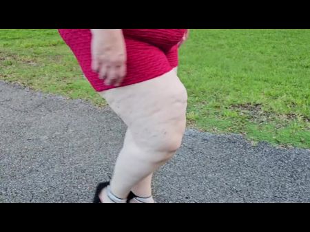 Jamdown26 Big Ass SSBBW Hijab Muslim Milf am frühen Morgen Spaziergänge im Freien im öffentlichen Park 