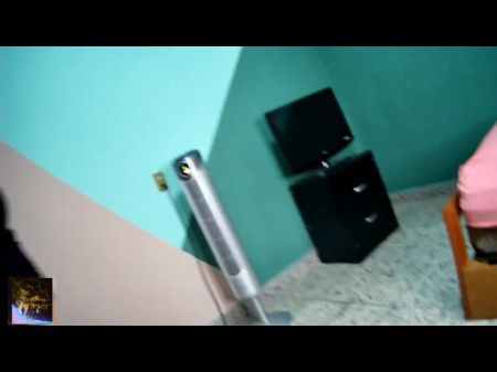 El regaño de la maestra sexy hizo que mi polla se pondiera dura: Emma Love con grandes tetas y un gran culo 