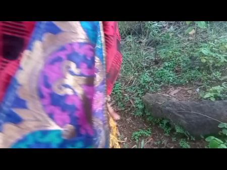 Village Bhabhi Facked By A College Learner In Woods
