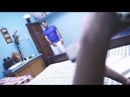 El padrastro folló a su hijastra cuando ve una película porno, Sexo Hardcore 