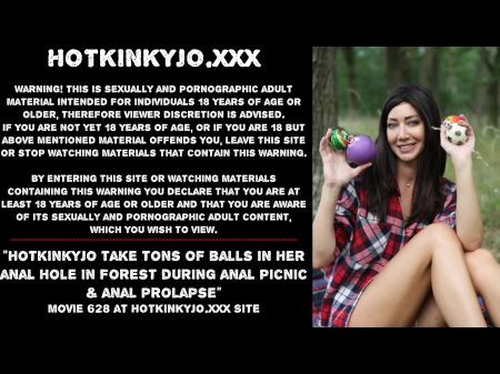 Hotkinkyjo يأخذ الكثير من الكرات في حفرة الشرج في الغابة أثناء نزهة الشرج والهبوط الشرج 