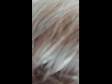Pequena colegial com tesão é fodida na sala de aula 