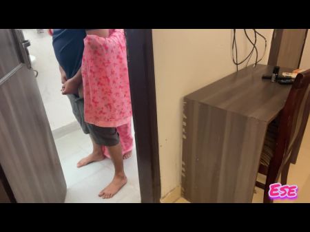 Me viu me masturbando e ficou fodido com força 