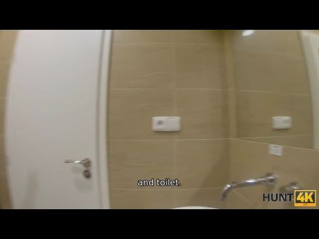 Hunt4k. Carnal Show para esposo de sexy esposa en medias y cliente 