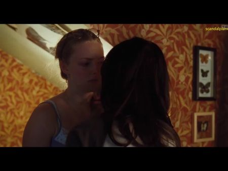 Megan Fox Lesbo Escena de sexo en Jennifers Body Scandalplanet.co 