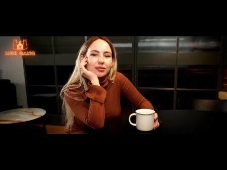 السكرتير جاهز لكل شيء من أجل sallary أفضل 