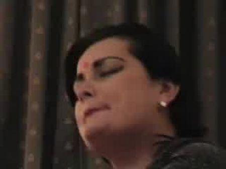 Indian - Plumper Mistress Gets Her Slit Slurped