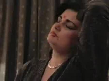 Indian - Plus-size Dominatrix Gets Her Cunny Munched