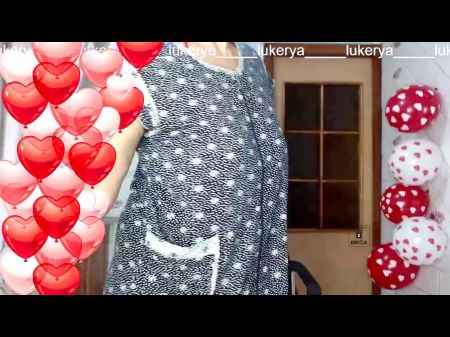 لوكريا يخبر الجميع الحب الحب إنها جميلة 