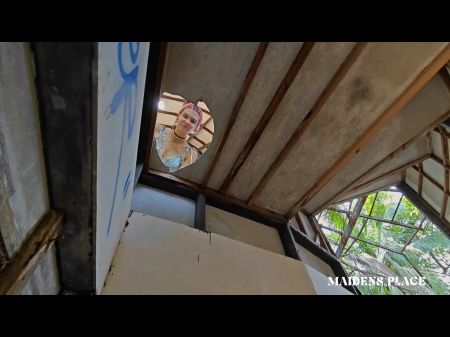 Ich folge meiner Dominanzfreundin zu pinkeln und sie dann nach 