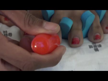 Te haré volar como un espeluznante después de pintar las uñas de los pies 