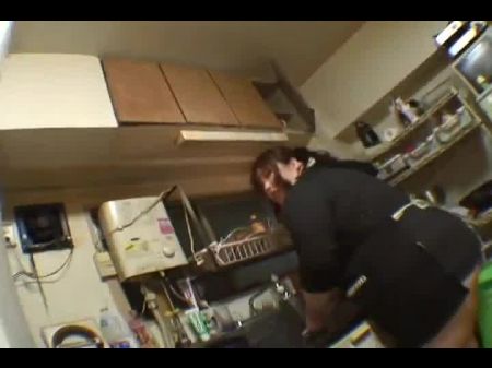 嗨，继妈妈是时候闻到你的屁股了