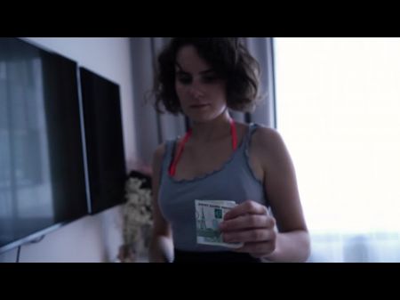 Reinigen Eines Zimmers Ohne Kleidung Mit Einem Blowjob Darcy Dark 