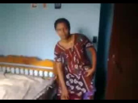 Tamil Aunty Blowjob Part . 2