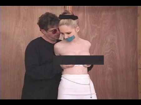 Loiras, morenas e ruivas em escravidão 