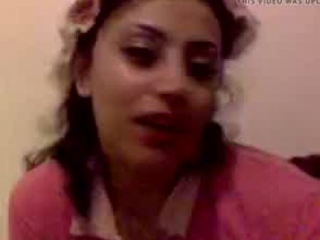 Iranian Lady Flash Her Boobs To Webcam