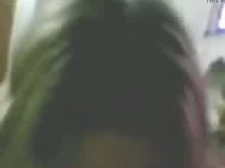 رجل عربي مع صديقته اللبنانية يمارس الجنس 