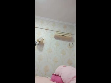 Busty Chinese Cam Girl Live Bottle Masturbation Show 