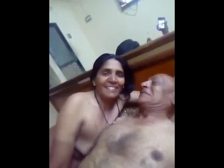 Viejo tío y tía desi divirtiéndose sexy 