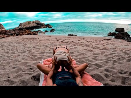 Sexo En La Playa De Vacaciones Con Novia Cachonda 