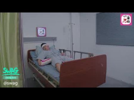 在检查赃物时他妈的护士。Liveswyp 00011 