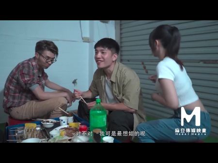 Model TV Orgy Party on the Moon Festival 