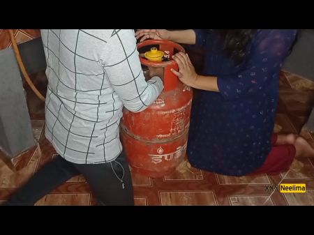 اسطوانة الغاز Ke sath sath pyashi bhabhi ki chut ki مشكلة thik ki ، kitchan me chod dala 