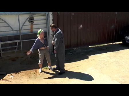 Gina Blonde, Erst en Den Hof Gepisst, Dann Durchgeritten 