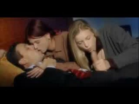 Blonde und Rothaarige in einem heißen Dreier 