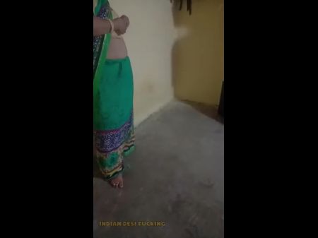 印度德西·巴比·古纳（Indian Desi Bhabhi Guna）与我处于站立位置的性行为