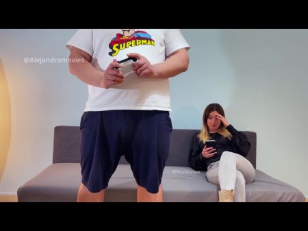 ¿Qué prefieres: GTA o mi coño apretado? 