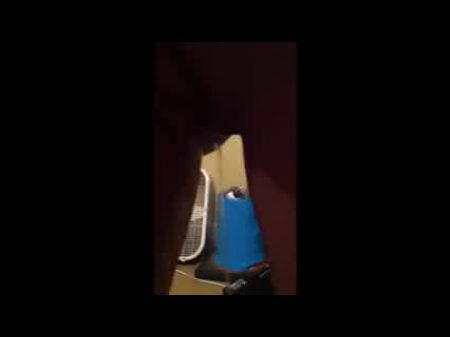 vagabunda amadora mijando e gozando ao mesmo tempo 