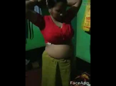 Desi Aunty Changing Clothes