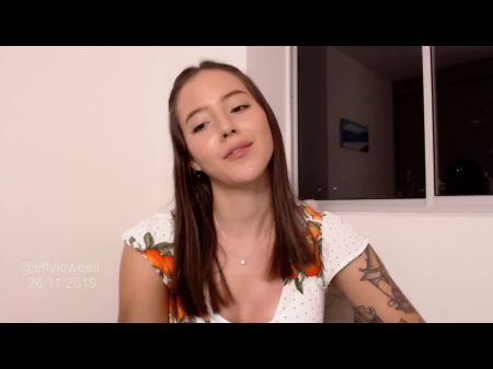 Oye papi, ¿te gusta mi joven puta? Ven y me azoté yo 