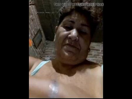 Abuela Sumptuous Grannie