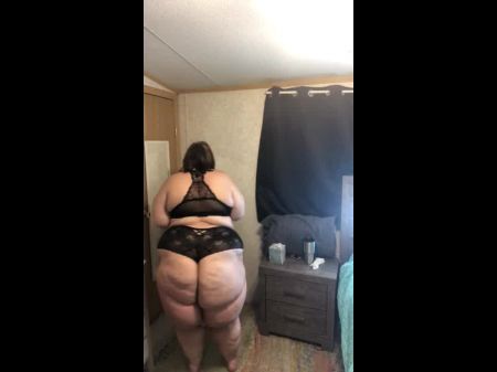 SSBBW Instragram Model Trys on Leggings 