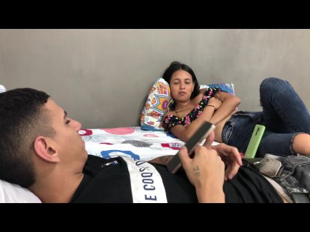 La sexy Stepesister no soporta el impulso de follar conmigo y me pide que folle muy bien 