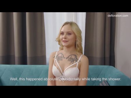 الساخنة العذراء الاستمناء من قبل لوسي بلوند 