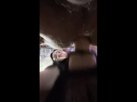 batendo na bunda para torná -lo creme 