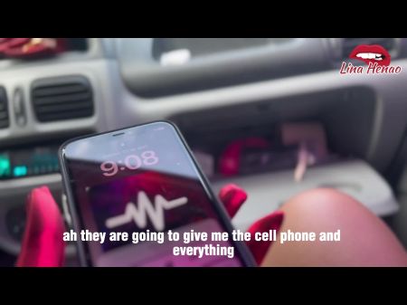 Entro no carro de um estranho em um maiô e ele me masturba até eu gozar com um esguicho muito molhado 