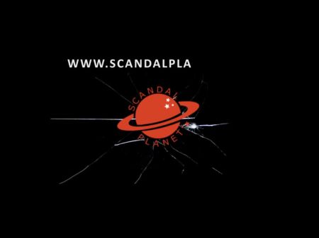 scandalplanet.com上激情剧中的梅根·福克斯裸体场景