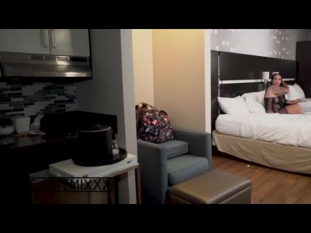 Big Booty Shauna Luv bekommt eine BBC Creampie 