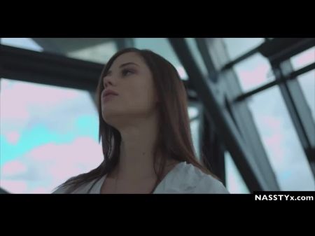 nasstyx مثير خادمة إسبانية لييا سيلفر تغوي الغش في المنزل 